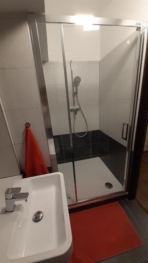 Apartmany Radost Kovarska Ngoại thất bức ảnh