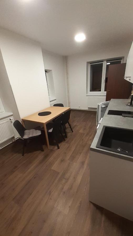 Apartmany Radost Kovarska Ngoại thất bức ảnh