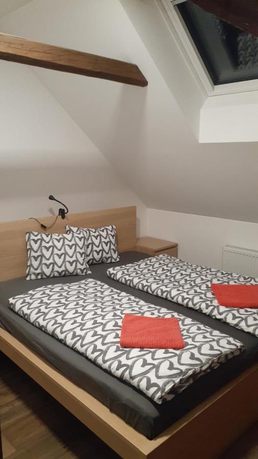 Apartmany Radost Kovarska Ngoại thất bức ảnh