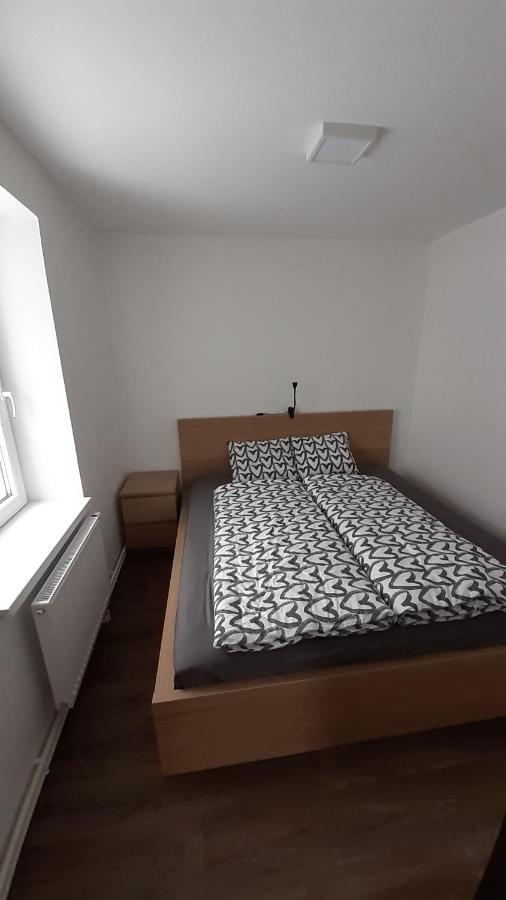 Apartmany Radost Kovarska Ngoại thất bức ảnh